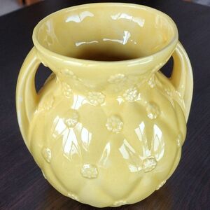 Shawnee Pottery, Yellow Quilted Daisy, 2 Handled Vase, VINTAGE EUC